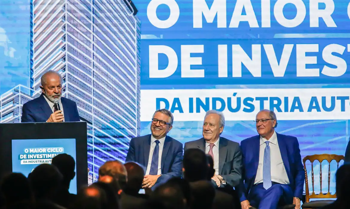 Presidente disse que o ministro ficará muito tempo no cargo/foto: Paulo Pinto/Agência Brasil Presidente disse que o ministro ficará muito tempo no cargo/foto: Paulo Pinto/Agência Brasil