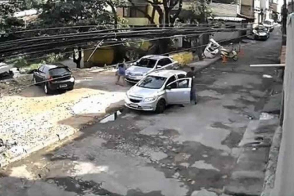 Câmera de segurança flagrou momento da agressão