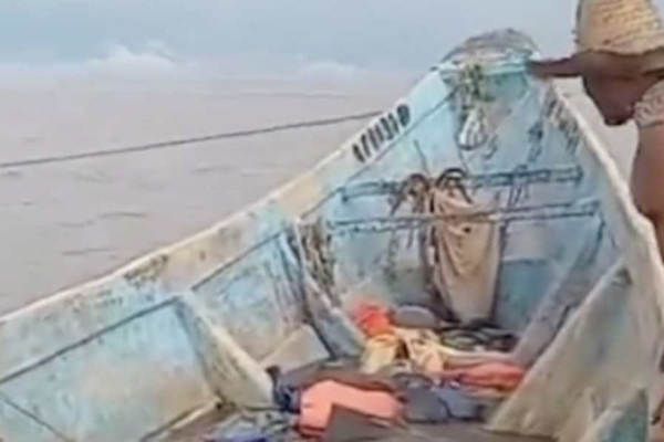 Corpos encontrados de barco à deriva são de migrantes ilegais africanos/Crédito: Reprodução/Redes sociais Corpos encontrados de barco à deriva são de migrantes ilegais africanos/Crédito: Reprodução/Redes sociais