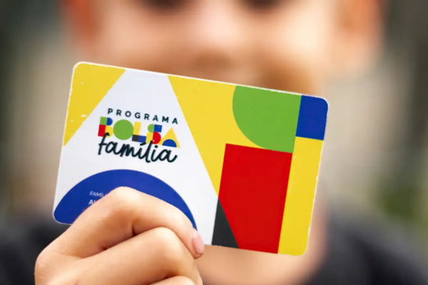Além do benefício mínimo, há o pagamento de três adicionai/Crédito: Lyon Santos /MDS Além do benefício mínimo, há o pagamento de três adicionai/Crédito: Lyon Santos /MDS