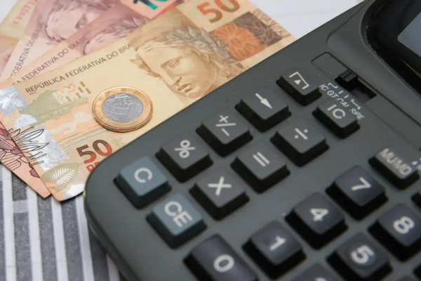 Valor da isenção é de R$ 2.824/Crédito: Marcello Casal Jr / Agência Brasil Valor da isenção é de R$ 2.824/Crédito: Marcello Casal Jr / Agência Brasil