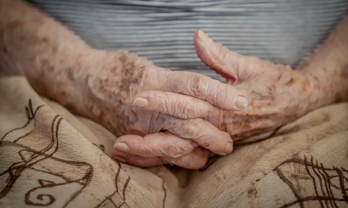 Entre os abusos, estão maus tratos e violência patrimonial/foto: Rafa Neddermer/Agência Brasil Entre os abusos, estão maus tratos e violência patrimonial/foto: Rafa Neddermer/Agência Brasil