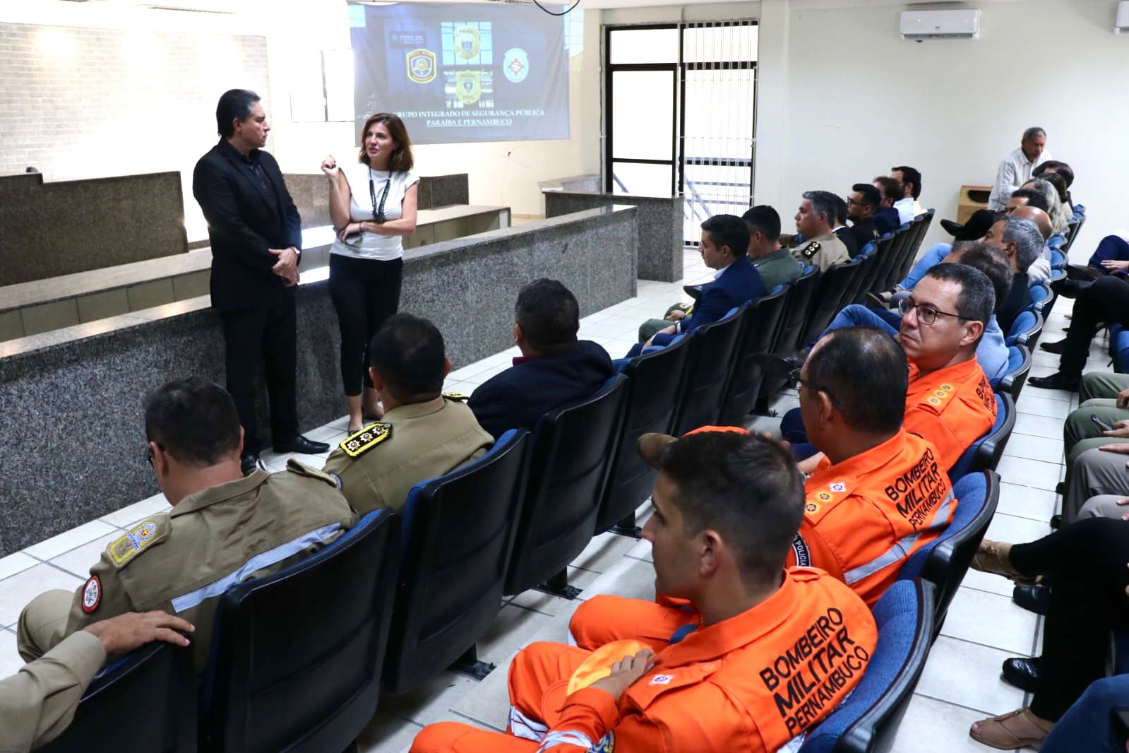 O encontro reuniu autoridades pernambucanas e paraibanas para apresentar resultados de ações que vêm sendo realizadas/Foto: Divulgação O encontro reuniu autoridades pernambucanas e paraibanas para apresentar resultados de ações que vêm sendo realizadas/Foto: Divulgação