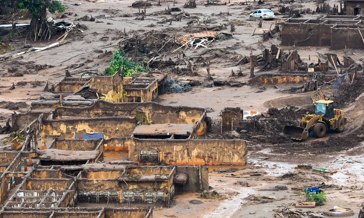 Na ocasião, avalanche de rejeitos foi liberada no meio-ambiente, causando 19 mortes/Foto: Antonio Cruz/Agência Brasil Na ocasião, avalanche de rejeitos foi liberada no meio-ambiente, causando 19 mortes/Foto: Antonio Cruz/Agência Brasil