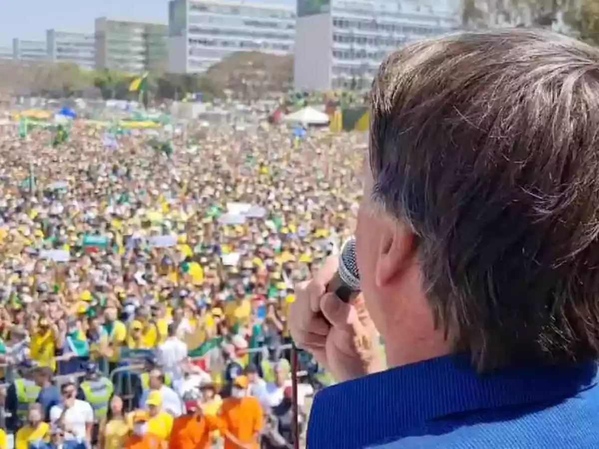 Bolsonaro durante ato em Copabana em 7 de setembro de 2022, que acarretou em inelegibilidade/Reprodução/Redes sociais Bolsonaro durante ato em Copabana em 7 de setembro de 2022, que acarretou em inelegibilidade/Reprodução/Redes sociais