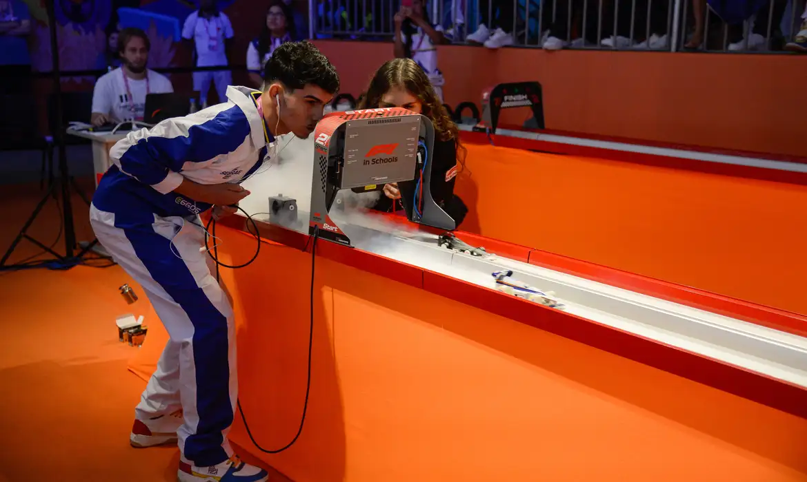 Mundial de Robótica da FIRST ocorre anualmente e reúne 15 mil estudantes de 6 a 19 anos de 50 países/Foto: Tomaz Silva/Agência Brasil Mundial de Robótica da FIRST ocorre anualmente e reúne 15 mil estudantes de 6 a 19 anos de 50 países/Foto: Tomaz Silva/Agência Brasil