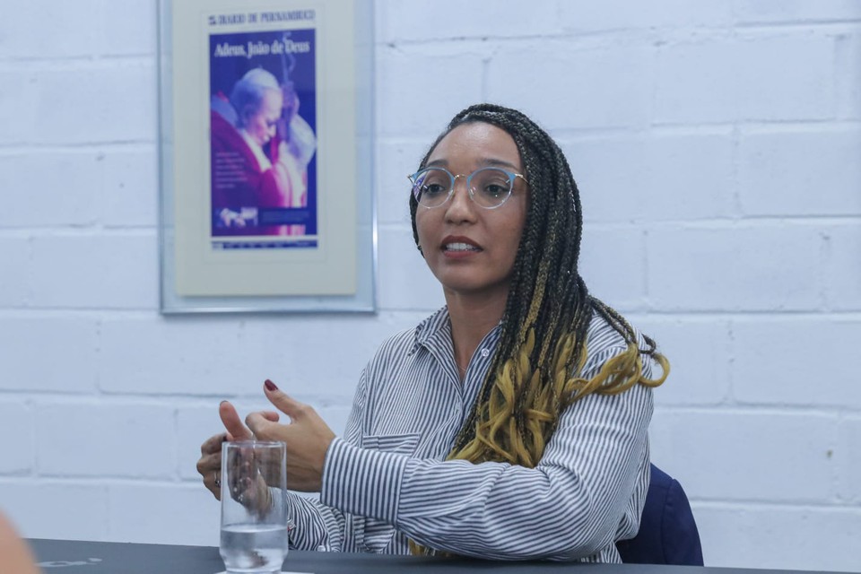 A secretária da Mulher, Mariana Melo, detalhou as ações que o governo estadual para o combate a violência doméstica 