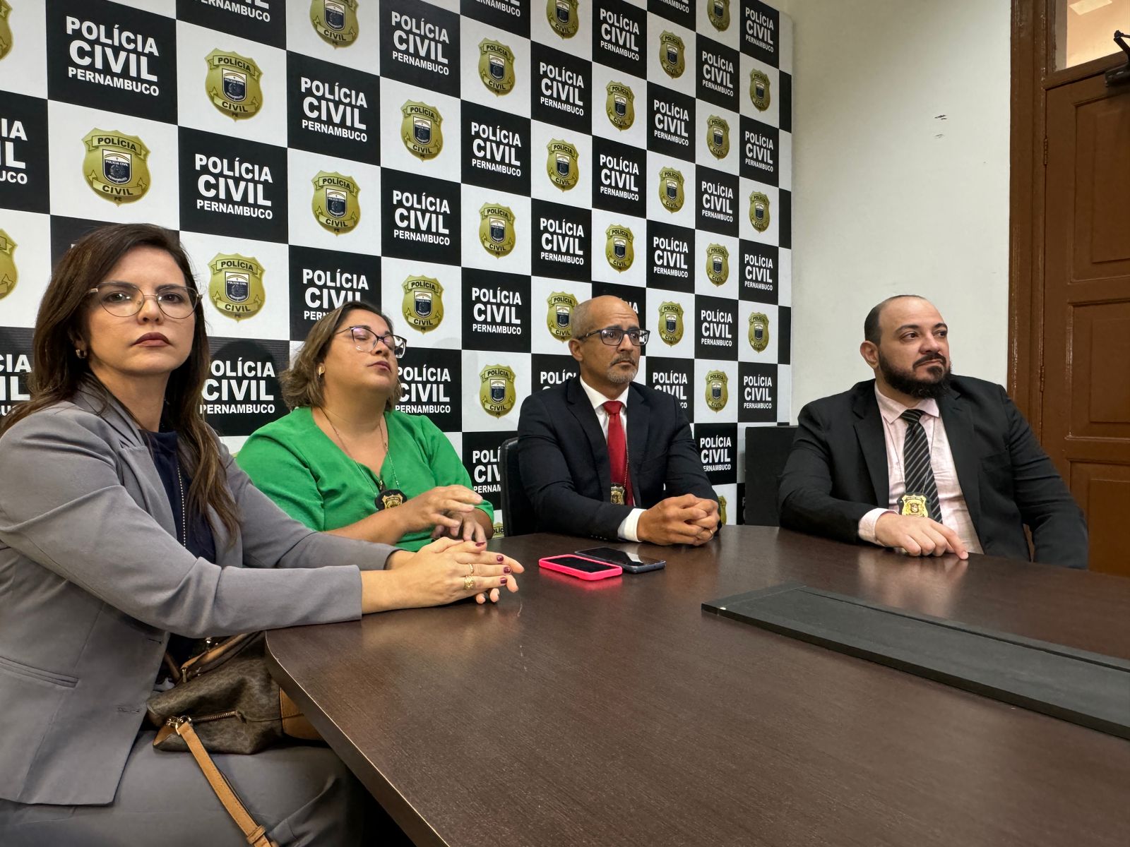 O ex-policial militar foi preso após a Justiça expedir três mandados de prisão preventiva pelos crimes de estupro de vulnerável, ameaça e descumprimento de medida protetiva/Foto: Divulgação/PCPE O ex-policial militar foi preso após a Justiça expedir três mandados de prisão preventiva pelos crimes de estupro de vulnerável, ameaça e descumprimento de medida protetiva/Foto: Divulgação/PCPE
