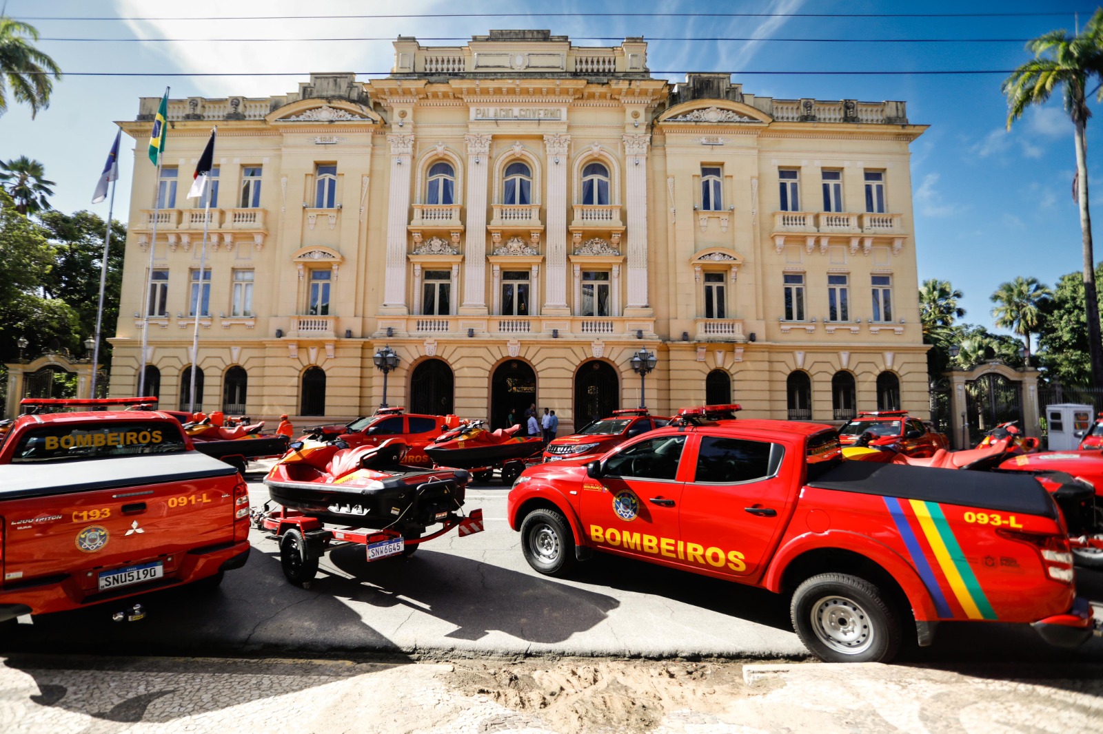 Novas 14 viaturas serão utilizadas para cobertura de operações, além de outras 14 motos de salvamento aquático com reboque, das quais nove serão destinadas ao Grupamento de Bombeiros Marítimo (GBMar)/Foto: Hesíodo Góes/Secom