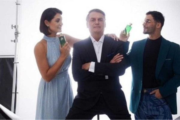 O maquiador Agustin Fernandez tem proximidade com a família Bolsonaro, especialmente com a ex-primeira dama Michelle/Crédito: Reprodução/Instagram/@agustinofficial O maquiador Agustin Fernandez tem proximidade com a família Bolsonaro, especialmente com a ex-primeira dama Michelle/Crédito: Reprodução/Instagram/@agustinofficial