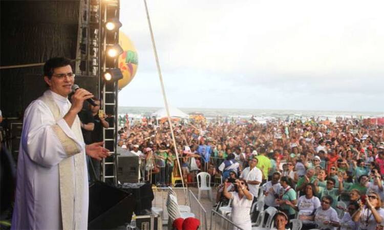 O Padre Reginaldo Manzotti lidera o evento neste sábado (27)/Foto: Arquivo/DP O Padre Reginaldo Manzotti lidera o evento neste sábado (27)/Foto: Arquivo/DP
