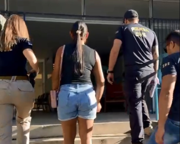 Policiais recolheram documentos e outros materiais/Foto: Polícia Civil Policiais recolheram documentos e outros materiais/Foto: Polícia Civil