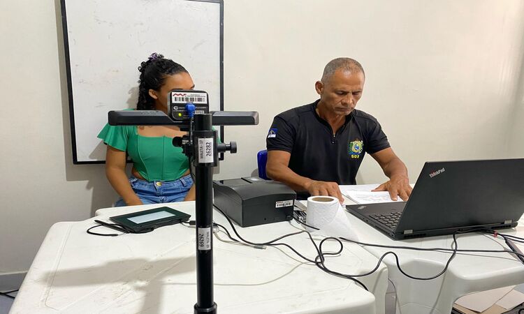 Além das emissões de documentos, a Caravana também estará instruindo os jovens, com idade entre 15 e 29 anos, nos agendamentos para retirada do título de eleitor./Foto: Sudanabe/Paudalho