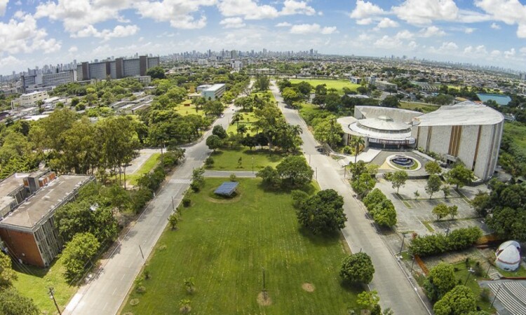 Os estudantes selecionados receberão uma bolsa de R$ 620 por seis meses./Foto: Divulgação/UFPE Os estudantes selecionados receberão uma bolsa de R$ 620 por seis meses./Foto: Divulgação/UFPE