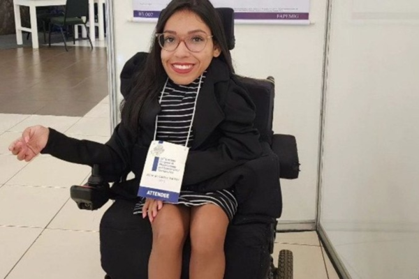 Aline esteve em Brasília para uma reunião com ministérios do governo federal e com a Secretaria Nacional dos Direitos das Pessoas com Deficiência para debater sobre inclusão/crédito: Reprodução/Instagram Aline esteve em Brasília para uma reunião com ministérios do governo federal e com a Secretaria Nacional dos Direitos das Pessoas com Deficiência para debater sobre inclusão/crédito: Reprodução/Instagram