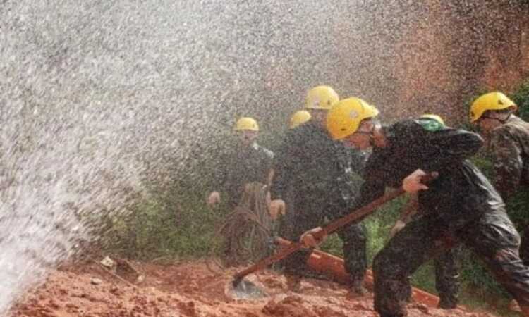 A Corporação capacitará os profissionais em simulados de ocorrências de busca e resgate em áreas inundadas/Foto: Divulgação/CBMPE A Corporação capacitará os profissionais em simulados de ocorrências de busca e resgate em áreas inundadas/Foto: Divulgação/CBMPE