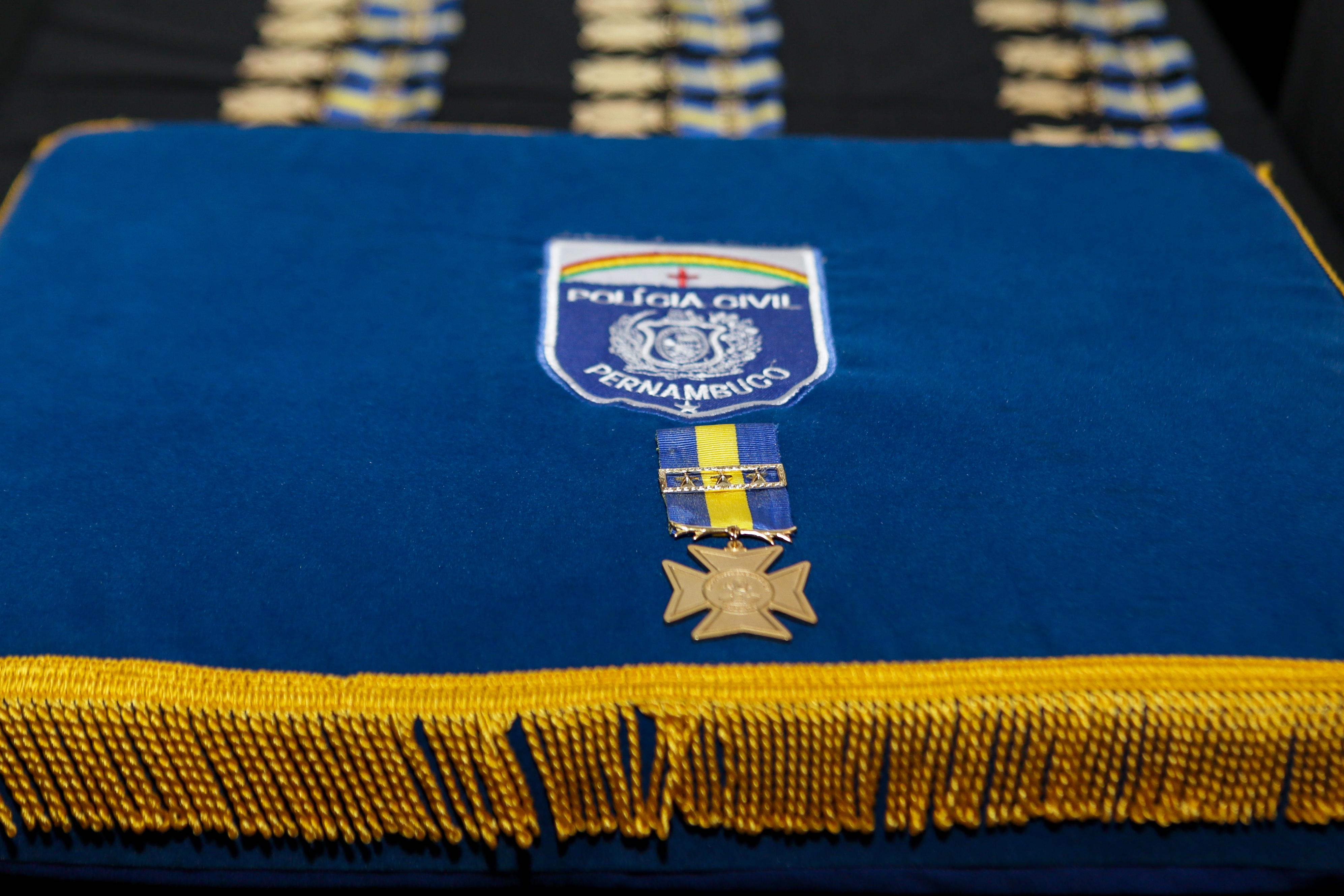 Medalhas foram entregues nesta terça (30)