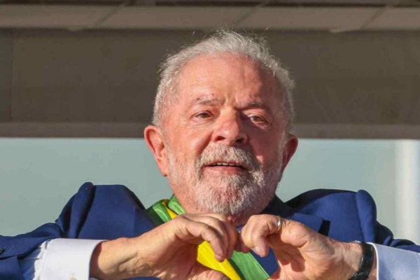 O presidente também fez um afago aos congressistas, afirmando reconhecer o ''esforço'' dos parlamentares/Crédito: Ricardo Stuckert/PR O presidente também fez um afago aos congressistas, afirmando reconhecer o ''esforço'' dos parlamentares/Crédito: Ricardo Stuckert/PR