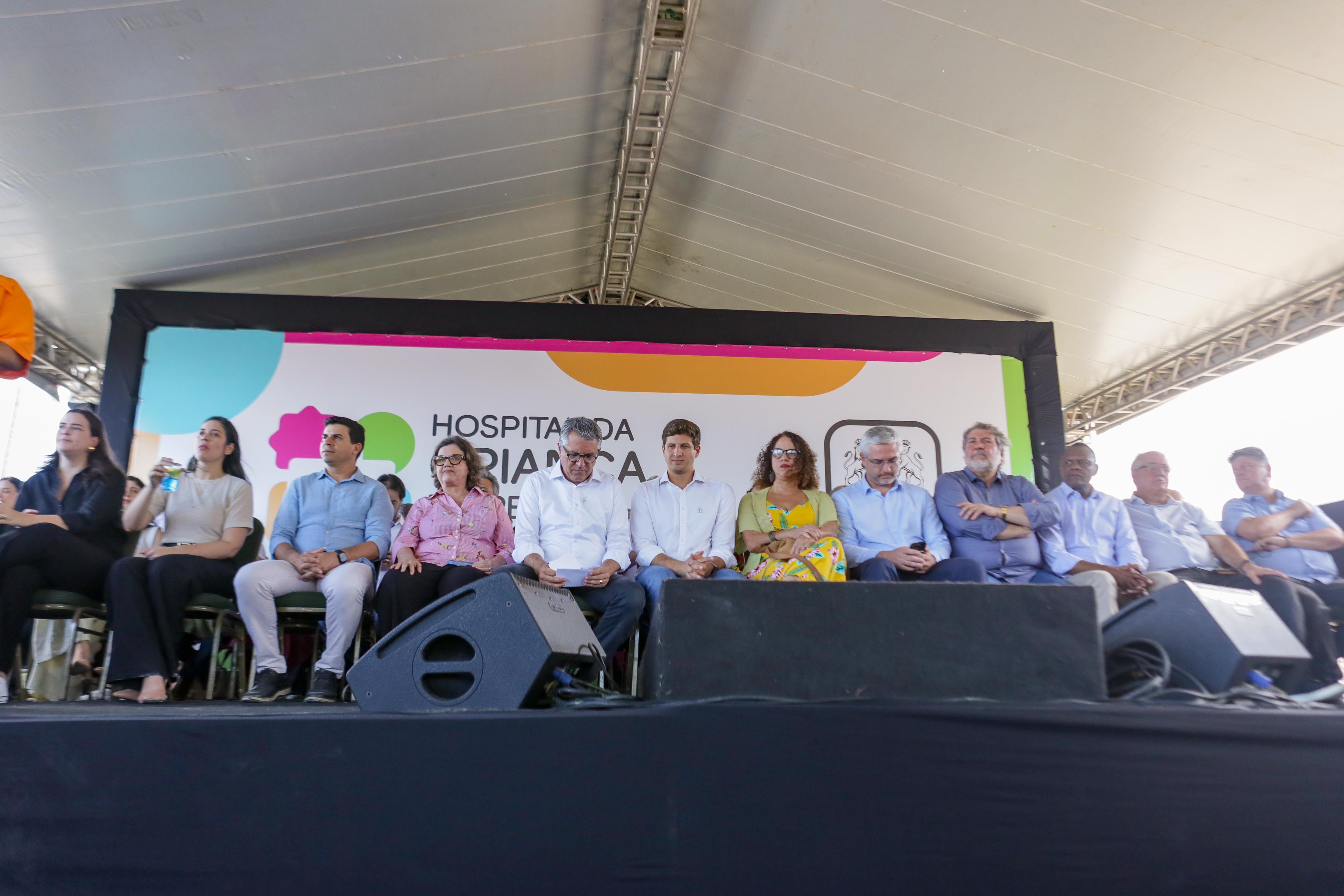 Autoridades conheceram futuras instalações do Hospital da Criança do Recife