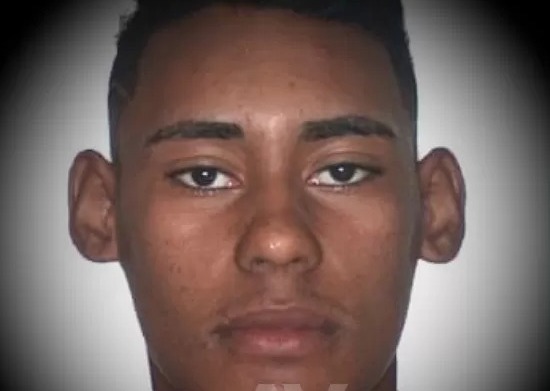 O criminoso efetuou os disparos contra Leandro Cordeiro da Silva, de 20 anos/Foto: Reprodução
