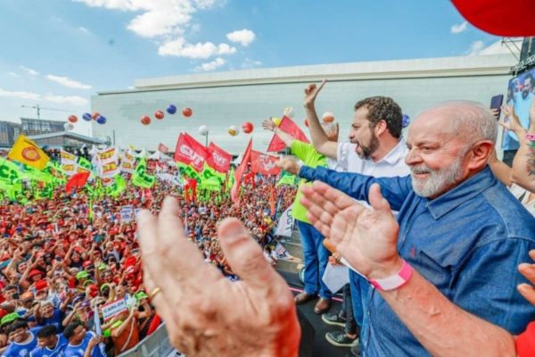 Ao discursar para os apoiadores, presidente pediu voto para Boulos na corrida eleitoral paulistana/Crédito: Ricardo Stuckert/PR Ao discursar para os apoiadores, presidente pediu voto para Boulos na corrida eleitoral paulistana/Crédito: Ricardo Stuckert/PR