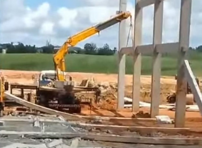 Acidente aconteceu em obra de galpão/Foto: Redes Sociais Acidente aconteceu em obra de galpão/Foto: Redes Sociais