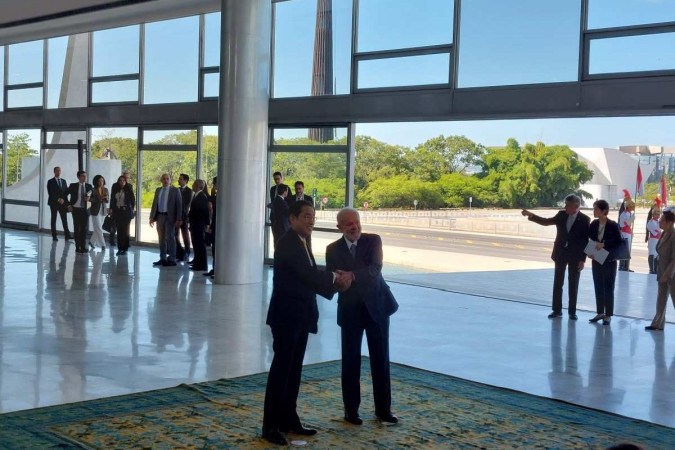 Presidente Lula e o primeiro-ministro do Japão, Fumio Kishida, posam para fotos antes de reunião no Palácio do Planalto/foto: Victor Correia/CB/D.A. Press Presidente Lula e o primeiro-ministro do Japão, Fumio Kishida, posam para fotos antes de reunião no Palácio do Planalto/foto: Victor Correia/CB/D.A. Press