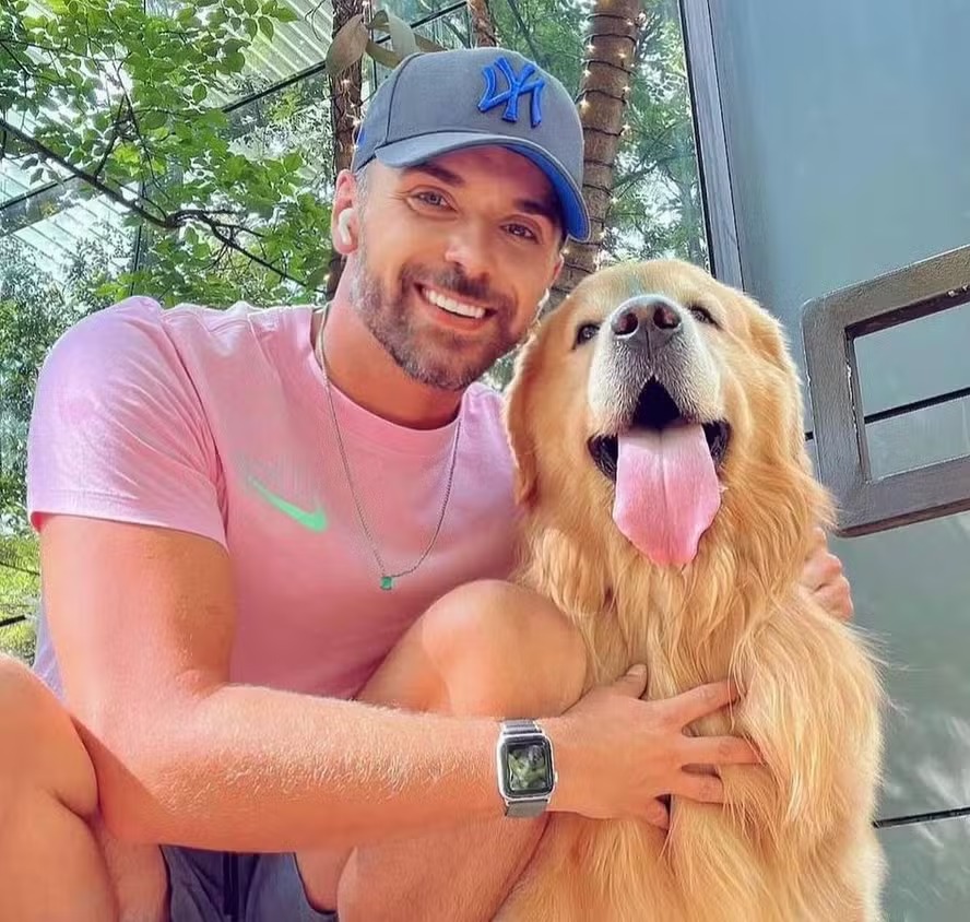 Cachorro Joca com seu tutor, João Fantazinni (foto: Reprodução/Redes sociais) Cachorro Joca com seu tutor, João Fantazinni/foto: Reprodução/Redes sociais
