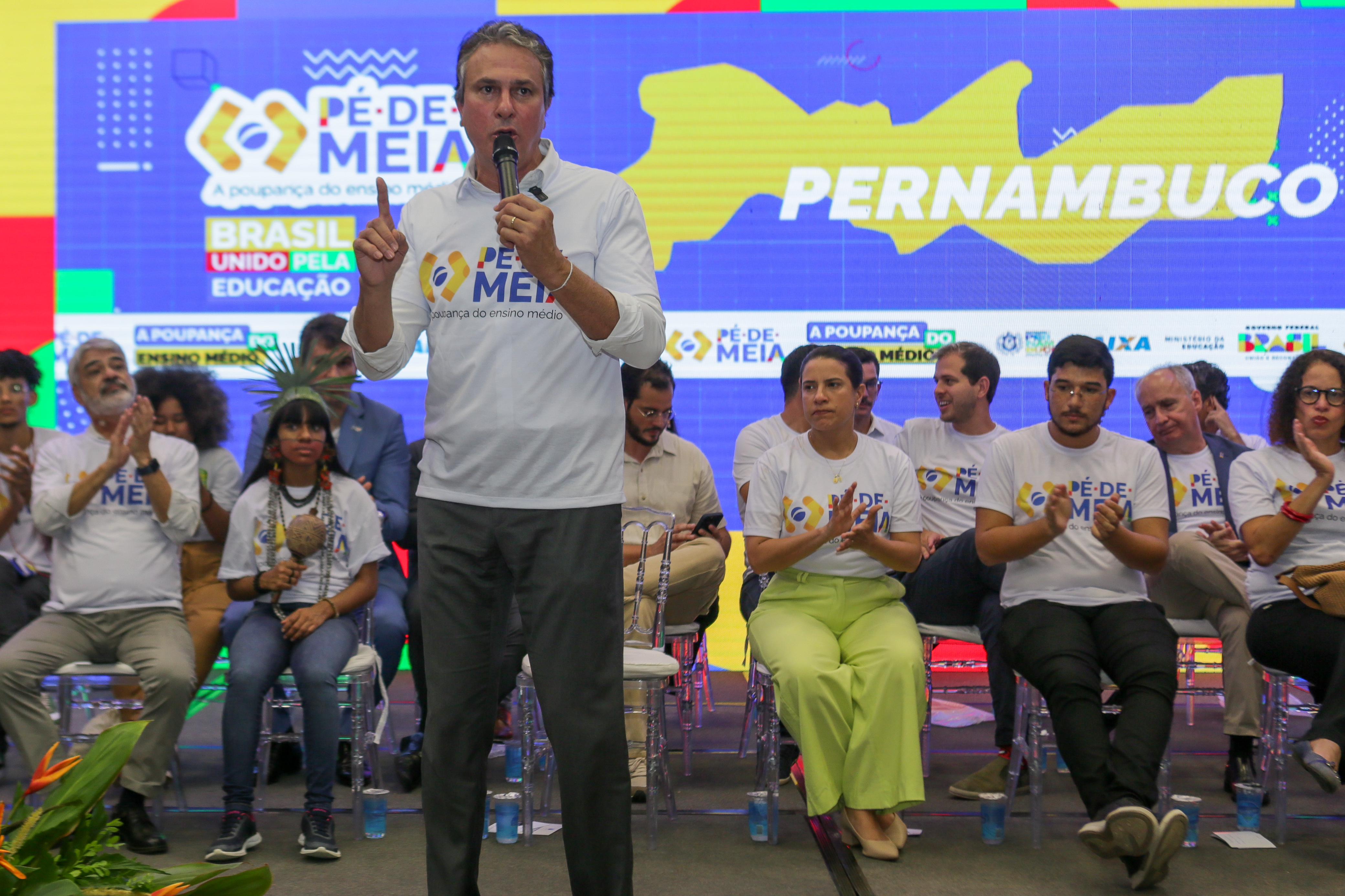 Ministro da Educação Camilo Santana (PT) esteve no Recife para ampliar programa Pé-de-Meia em Pernambuco/Rafael Vieira/DP