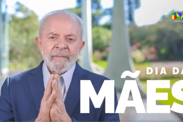 Lula disse ''estamos juntos para recuperar e reconstruir o que foi destruído: cidades, casas, pontes e rodovias''/Crédito: Ricardo Stuckert / PR Lula disse ''estamos juntos para recuperar e reconstruir o que foi destruído: cidades, casas, pontes e rodovias''/Crédito: Ricardo Stuckert / PR