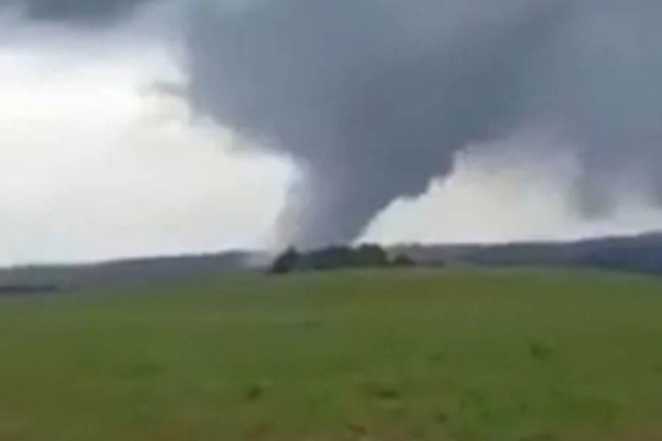 Tornado na cidade de Gentil, no Rio Grande do Sul/Crédito: Twitter/ reprodução