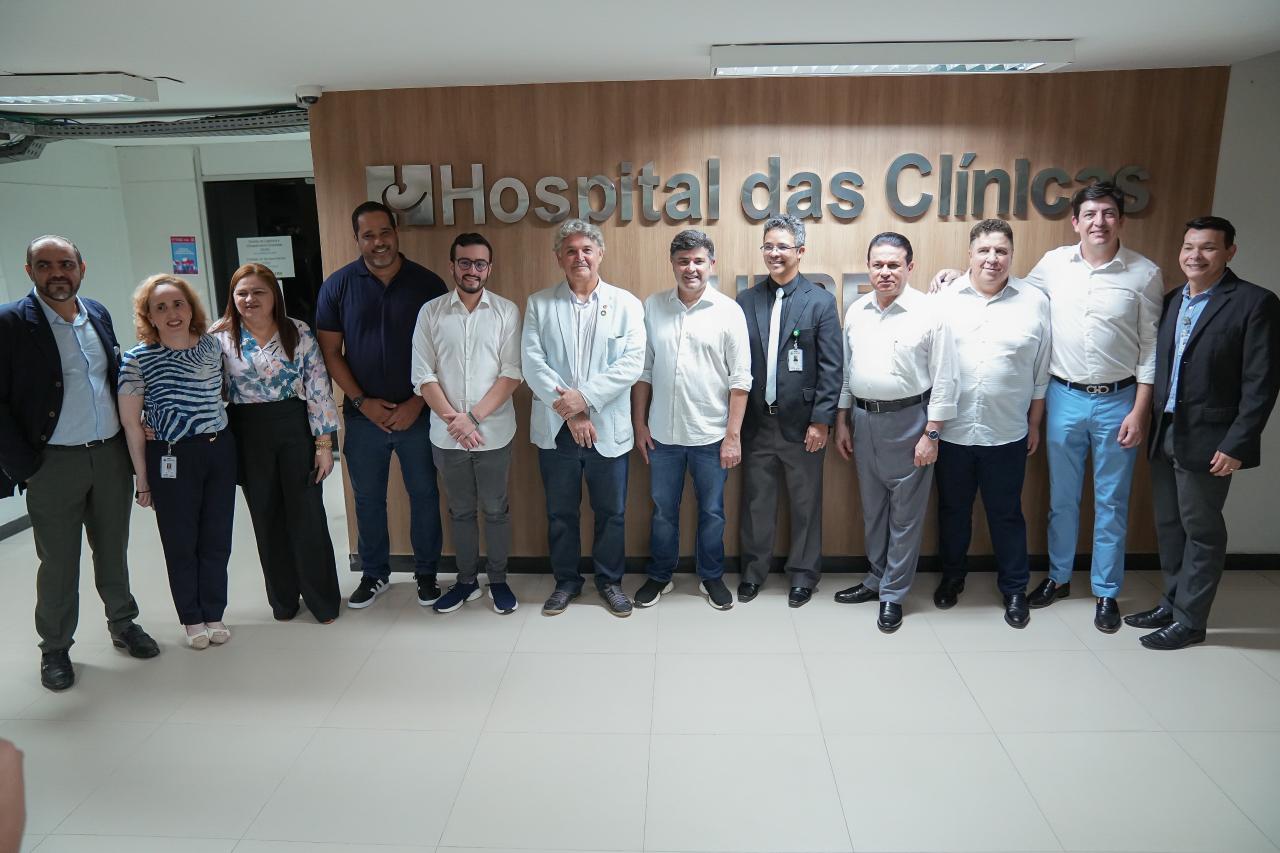 Representantes do PP participaram de solenidade no Hospital das Clínicas/Foto: Divulgação Representantes do PP participaram de solenidade no Hospital das Clínicas/Foto: Divulgação