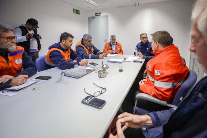 O governo federal pediu aos prefeitos gaúchos que enviem planos de trabalho para drenar as águas após as enchentes/foto: Lucas Leffa