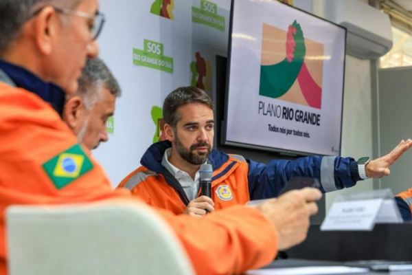 Segundo Eduardo Leite, o governo está buscando uma adaptação e a tragédia climática que atinge o estado impõe ao governo e à sociedade uma nova postura diante dos alertas/Crédito: Gustavo Mansur/ Palácio Piratini Segundo Eduardo Leite, o governo está buscando uma adaptação e a tragédia climática que atinge o estado impõe ao governo e à sociedade uma nova postura diante dos alertas/Crédito: Gustavo Mansur/ Palácio Piratini
