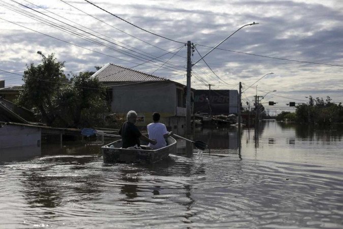 Enchentes no RS: CNM estima que os prejuízos chegam a R$ 9,6 bilhões/foto: Anselmo Cunha / AFP Enchentes no RS: CNM estima que os prejuízos chegam a R$ 9,6 bilhões/foto: Anselmo Cunha / AFP