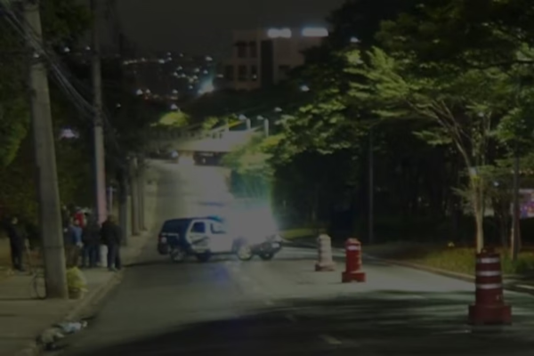 Avenida de Alphaville, em Barueri, onde racha entre carros de luxo deixou dois feridos/Crédito: Reprodução/TV Globo Avenida de Alphaville, em Barueri, onde racha entre carros de luxo deixou dois feridos/Crédito: Reprodução/TV Globo