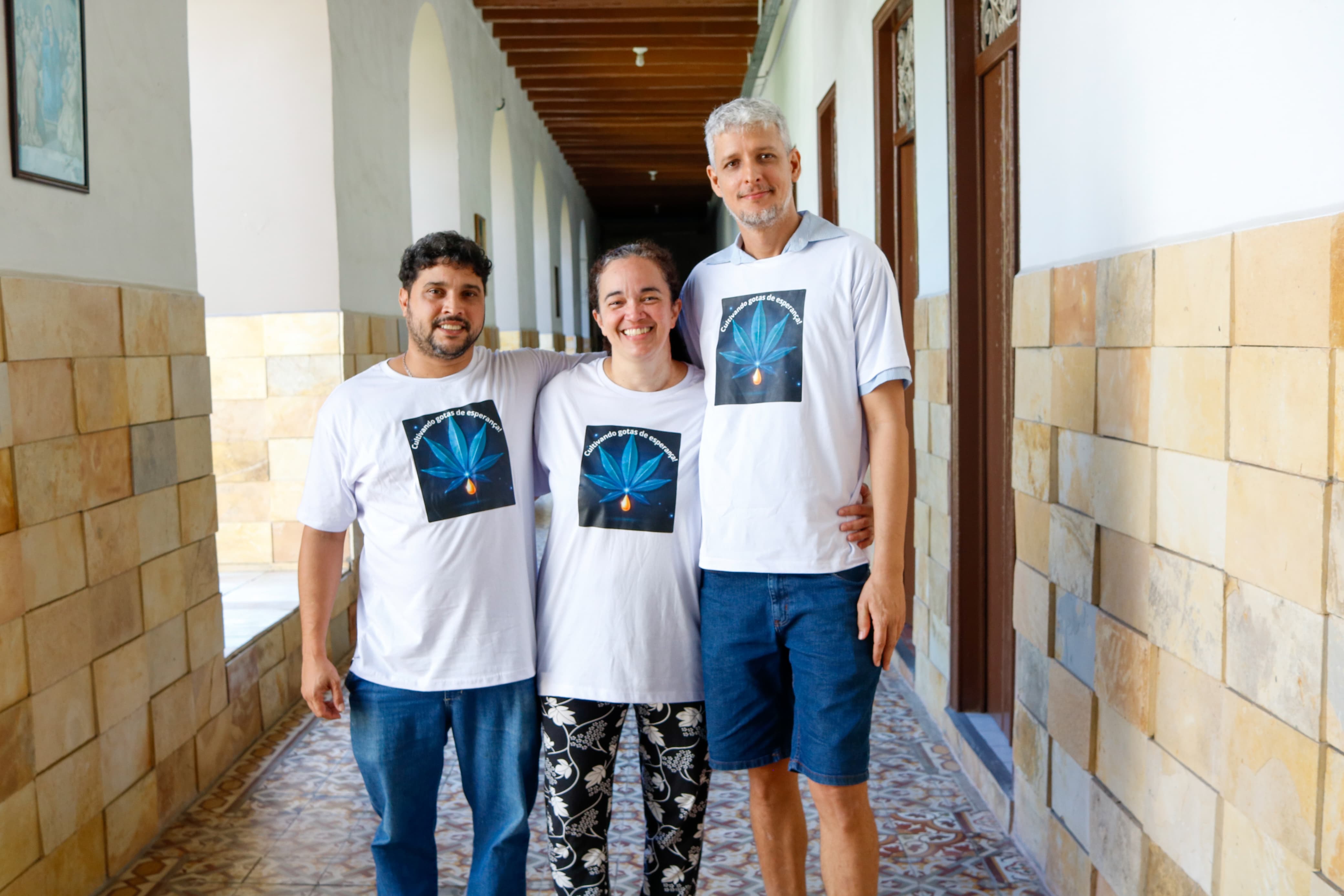Robson, Adriana e Rafael apontam que é preciso democratizar acesso aos remédios