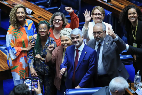 Atualmente, as cotas raciais para concursos alcançam apenas a população negra (pretos e pardos)/Crédito: Lula Marques / Agência Brasil Atualmente, as cotas raciais para concursos alcançam apenas a população negra (pretos e pardos)/Crédito: Lula Marques / Agência Brasil