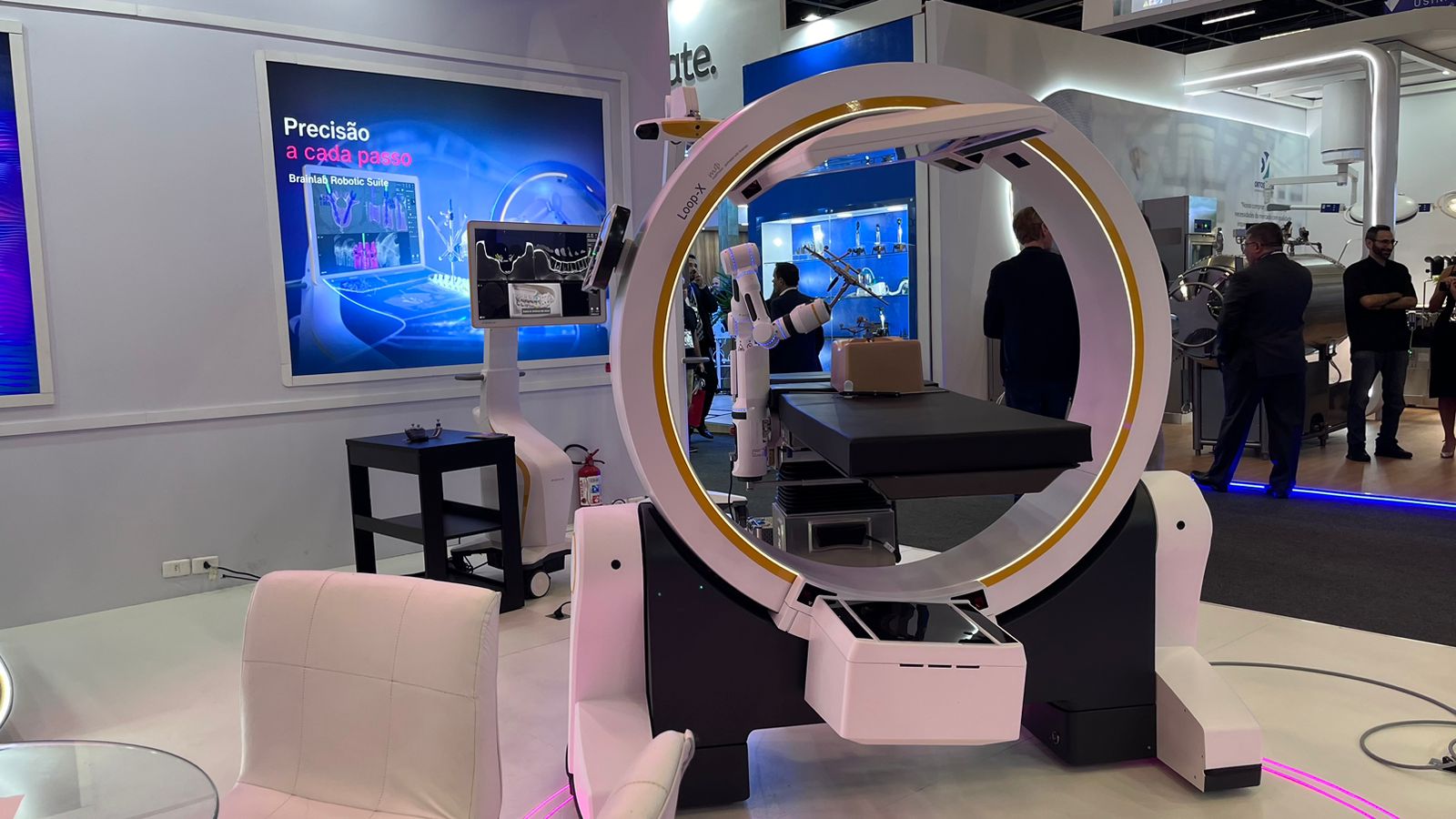 Loop-X, sistema robótico de tomografia intraoperatória