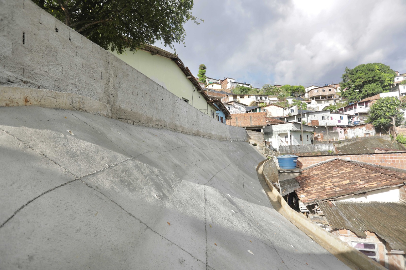 Ao todo, cerca de 40 mil pessoas são alcançadas pelas operações municipais, totalizando um valor de quase R$ 250 milhões investidos nos últimos três anos./Foto: Divulgação/PCR