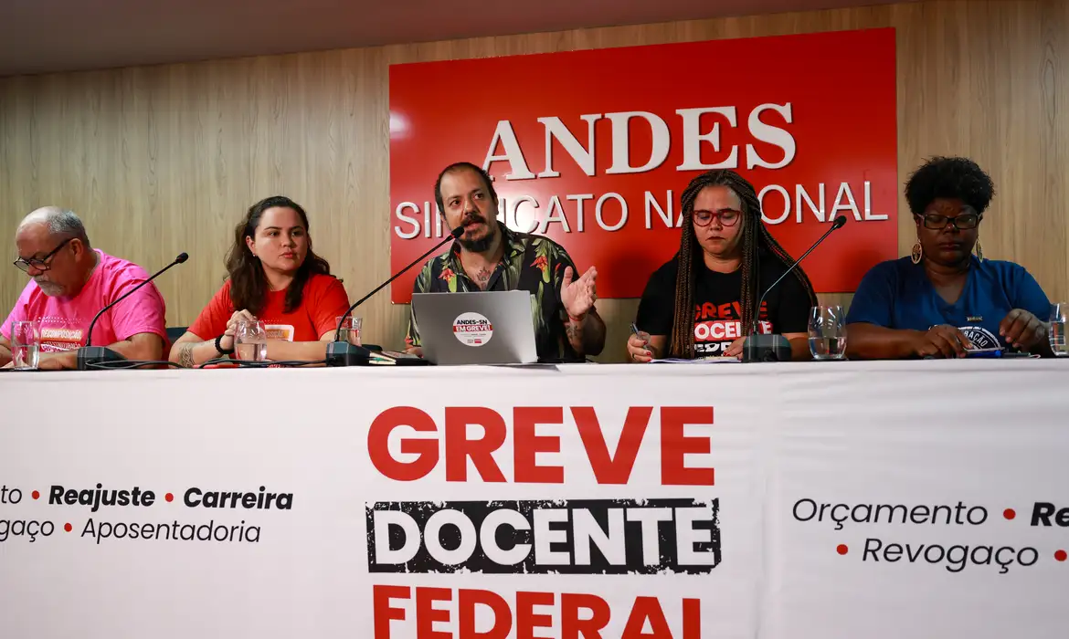 Entidades cobram a continuidade das negociações/Foto: Fabio Rodrigues-Pozzebom/Agência Brasil Entidades cobram a continuidade das negociações/Foto: Fabio Rodrigues-Pozzebom/Agência Brasil