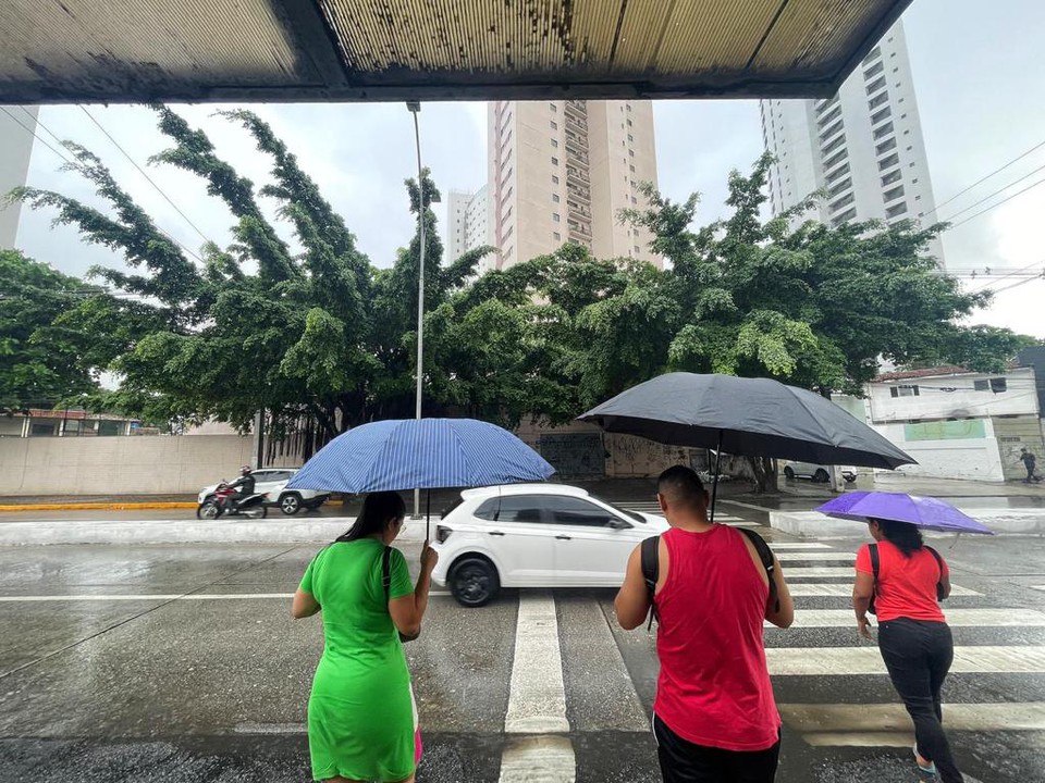 De acordo com a Apac, o clima para o Grande Recife deve ser parcialmente nublado com chuva rápida de forma isolada no período da manhã/Foto: Romulo Chico/Arquivo DP De acordo com a Apac, o clima para o Grande Recife deve ser parcialmente nublado com chuva rápida de forma isolada no período da manhã/Foto: Romulo Chico/Arquivo DP