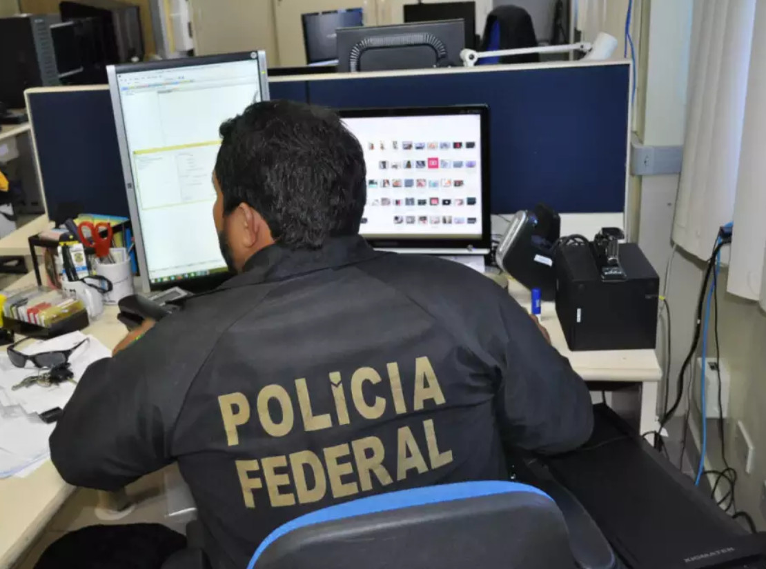 O ato de armazenar material relacionado a abuso sexual infanto-juvenil já configura crime hediondo e não permite o arbitramento de fiança/Foto: Divulgação/PF O ato de armazenar material relacionado a abuso sexual infanto-juvenil já configura crime hediondo e não permite o arbitramento de fiança/Foto: Divulgação/PF