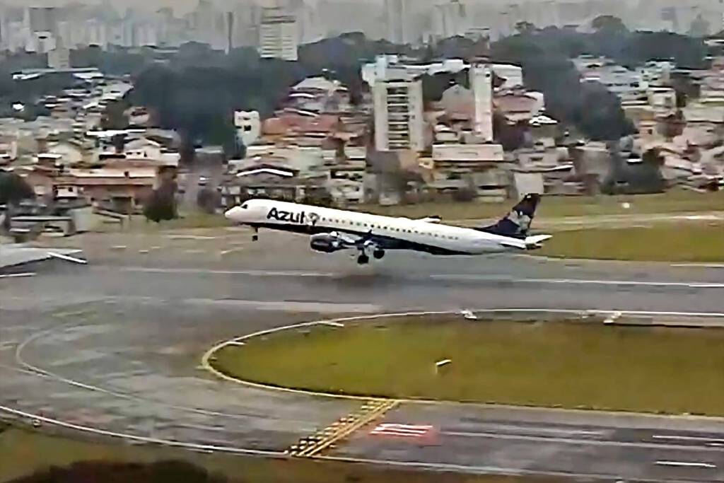 Imagem do avião viralizou nas redes sociais/foto: Reprodução Imagem do avião viralizou nas redes sociais/foto: Reprodução