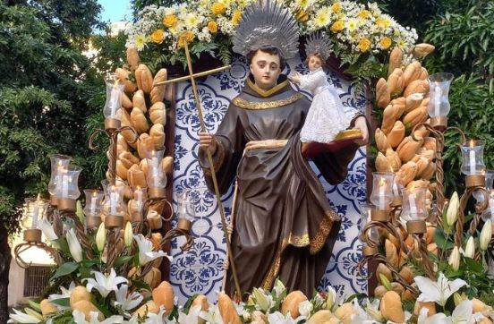 Tradicional procissão é realizada no Recife/@conventosantoantoniorecife via Instagram