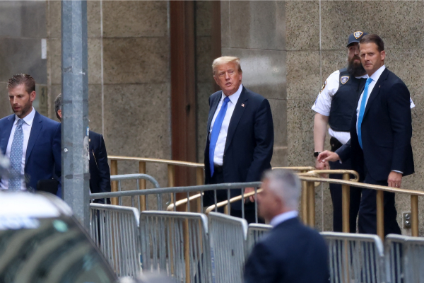 O ex-presidente dos EUA e candidato presidencial republicano Donald Trump deixa a Trump Tower na cidade de Nova York/Crédito: Kena Betancur / AFP O ex-presidente dos EUA e candidato presidencial republicano Donald Trump deixa a Trump Tower na cidade de Nova York/Crédito: Kena Betancur / AFP