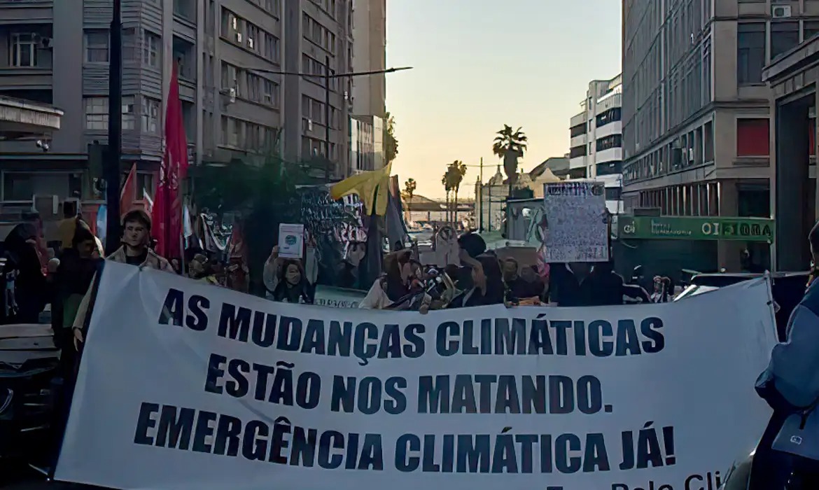 Manifestação ocorreu nesta sexta-feira (31), em Porto Alegre/foto: Divulgação Manifestação ocorreu nesta sexta-feira (31), em Porto Alegre/foto: Divulgação