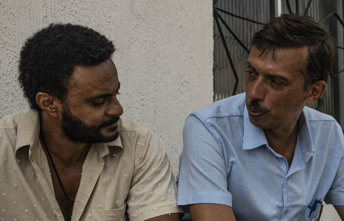 Jailson Silva (esq) e Pedro Wagner (dir) vivem dois irmãos nordestinos no Rio de Janeiro/Crédito: César Diógenes Jailson Silva (esq) e Pedro Wagner (dir) vivem dois irmãos nordestinos no Rio de Janeiro/Crédito: César Diógenes