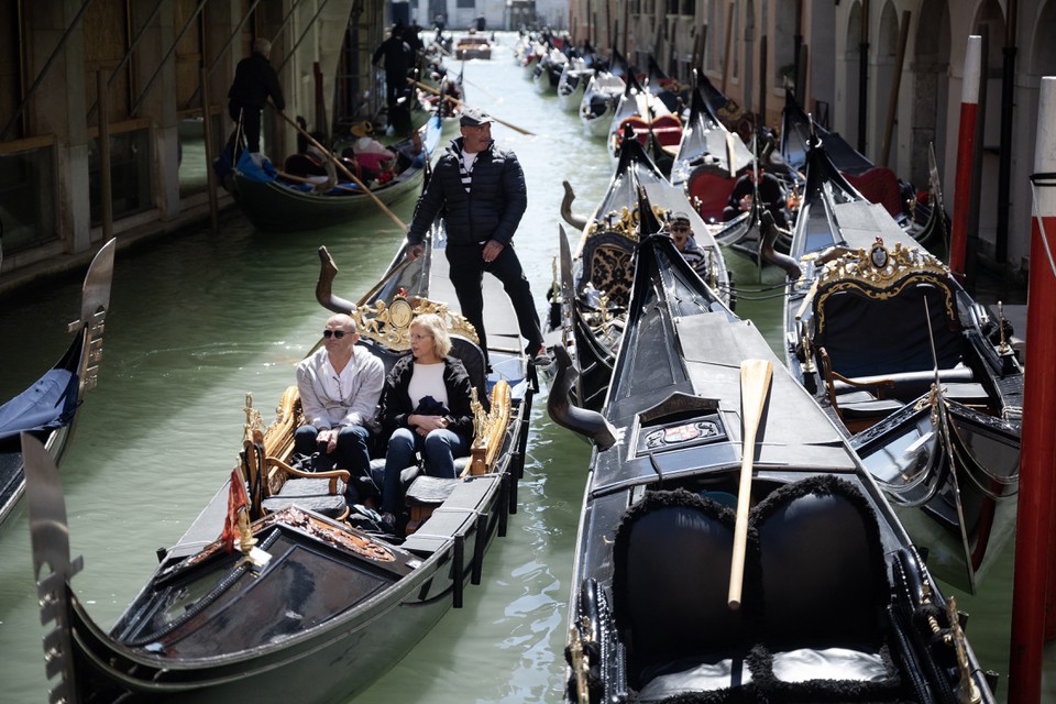As atuais regras visam combater o turismo excessivo, ponto que impacta a mobilidade na região./Foto: MARCO BERTORELLO / AFP As atuais regras visam combater o turismo excessivo, ponto que impacta a mobilidade na região./Foto: MARCO BERTORELLO / AFP