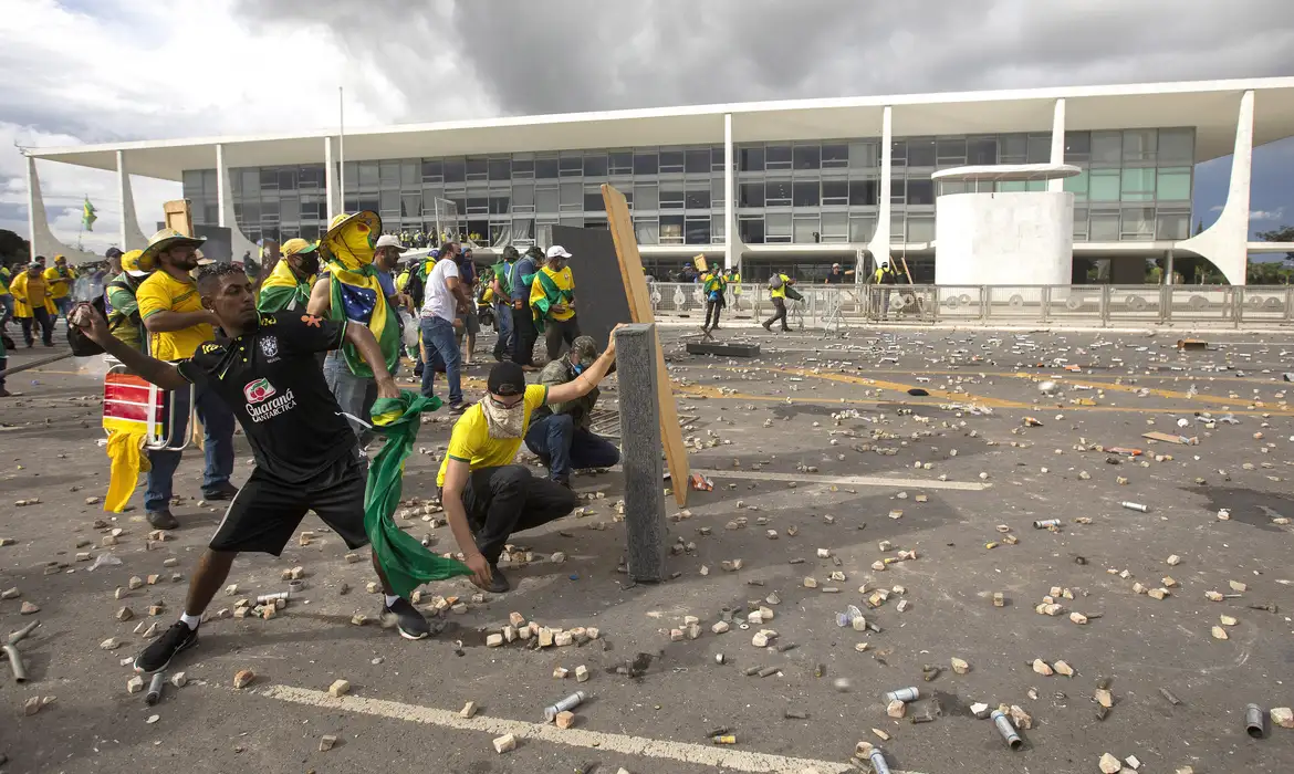 A prisão preventiva de 208 pessoas foi pedida pelo STF/foto: Joedson Alves/Agencia Brasil A prisão preventiva de 208 pessoas foi pedida pelo STF/foto: Joedson Alves/Agencia Brasil